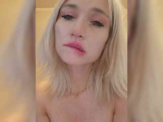 AlinaLoves webcam