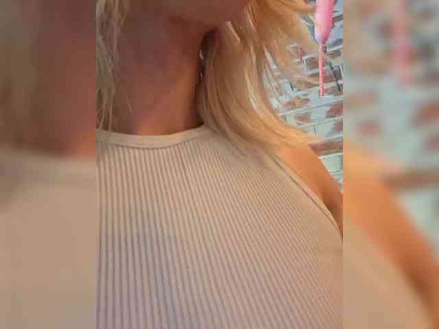 AlinaLoves webcam