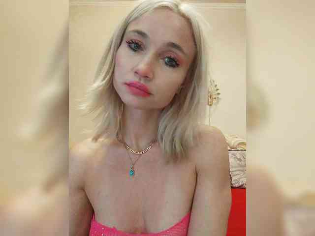 AlinaLoves webcam