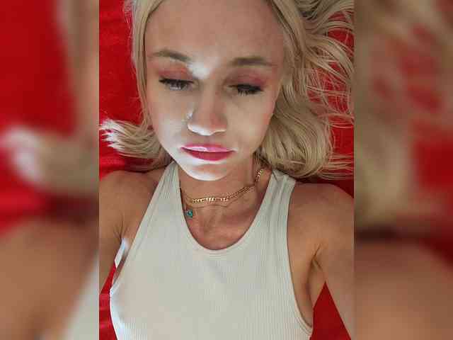 AlinaLoves webcam