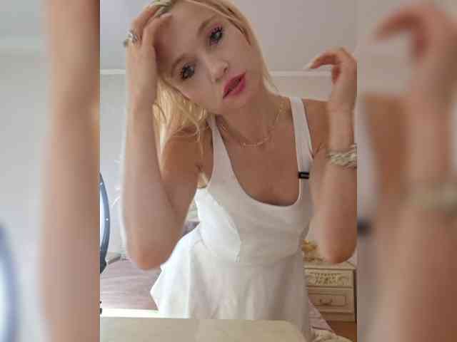 AlinaLoves webcam