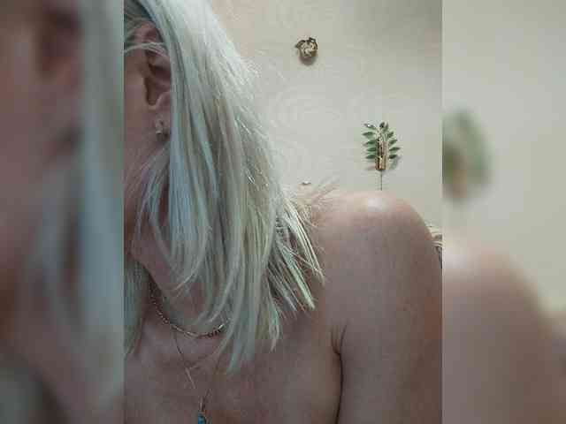 AlinaLoves webcam