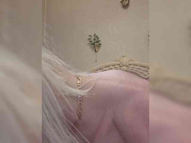 AlinaLoves webcam