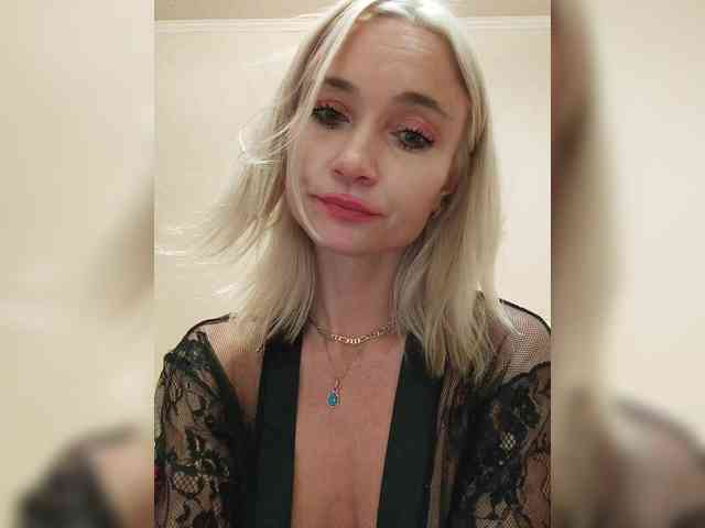 AlinaLoves webcam