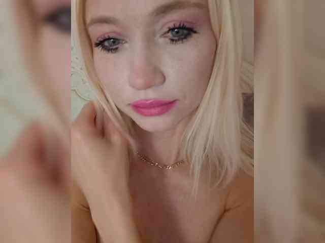 AlinaLoves webcam