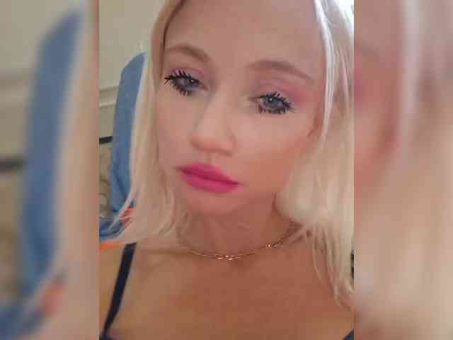 AlinaLoves webcam