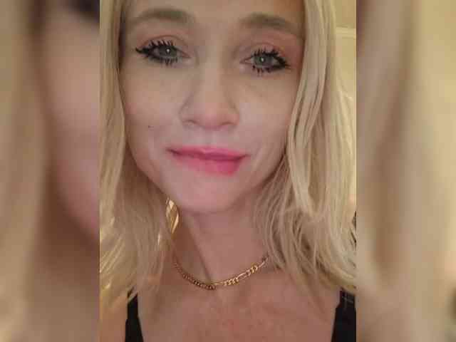 AlinaLoves webcam