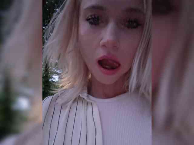 AlinaLoves webcam