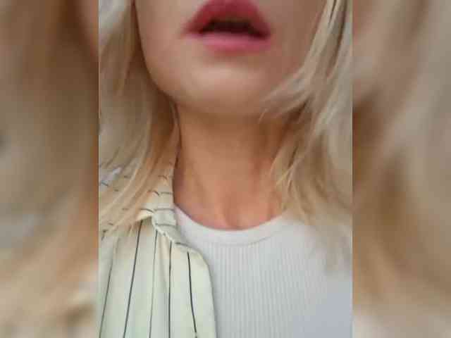 AlinaLoves webcam
