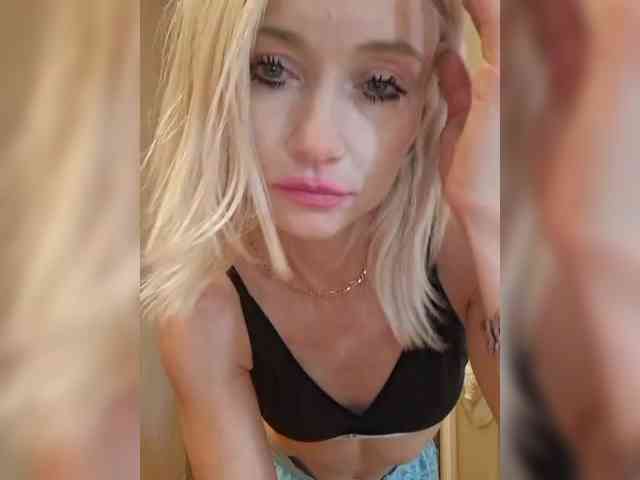 AlinaLoves webcam