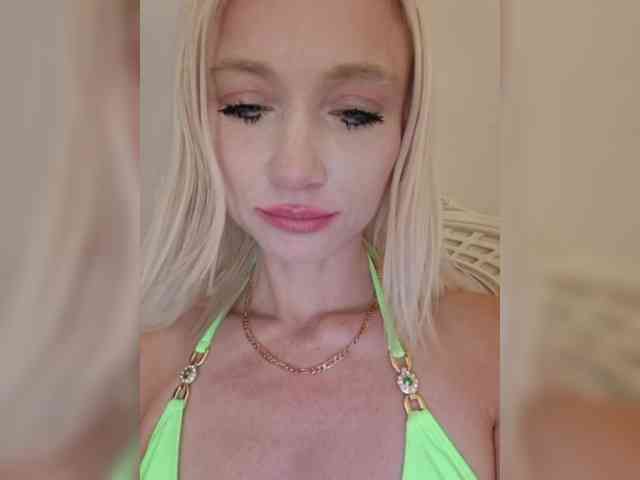 AlinaLoves webcam