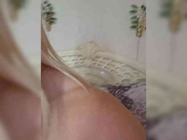 AlinaLoves webcam