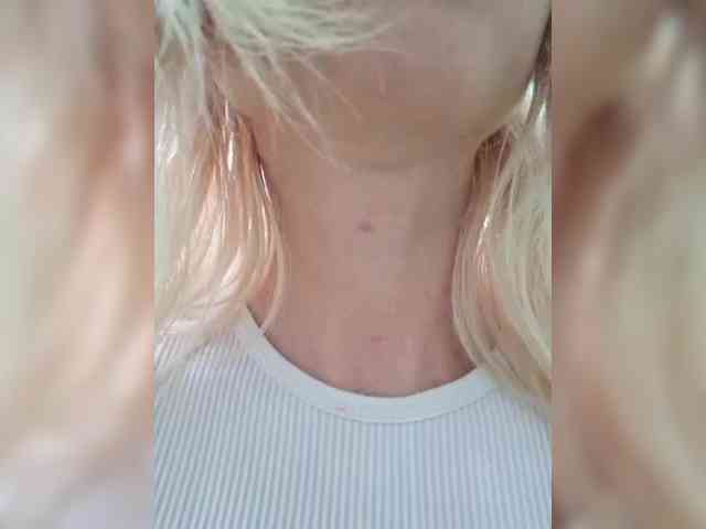 AlinaLoves webcam