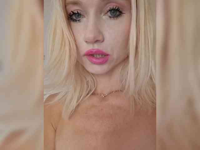 AlinaLoves webcam