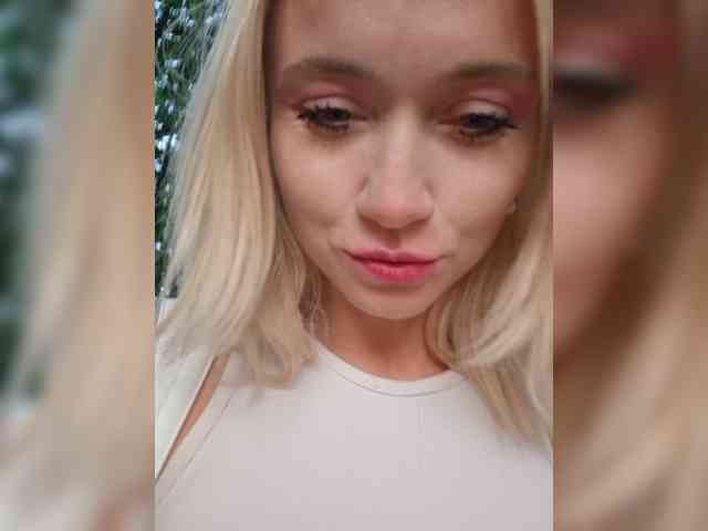 AlinaLoves webcam