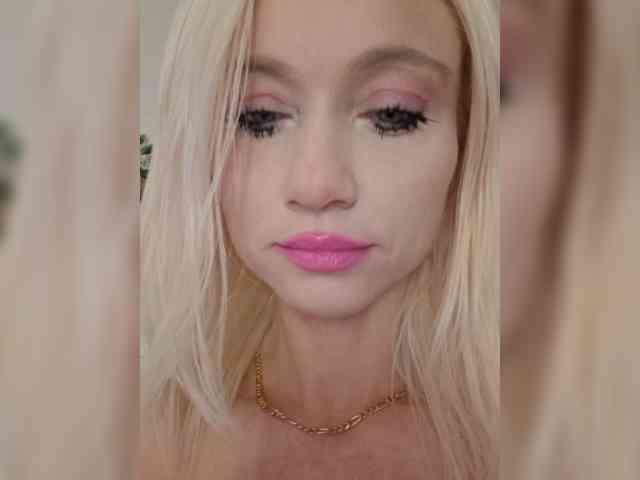 AlinaLoves webcam
