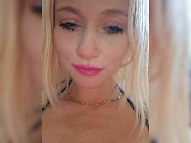 AlinaLoves webcam