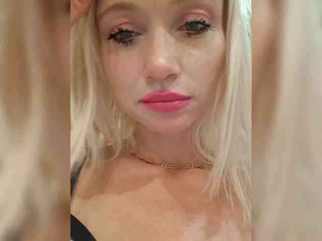 AlinaLoves webcam