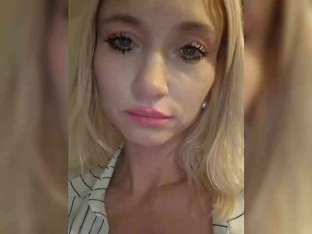 AlinaLoves webcam