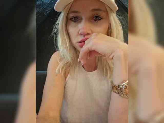 AlinaLoves webcam