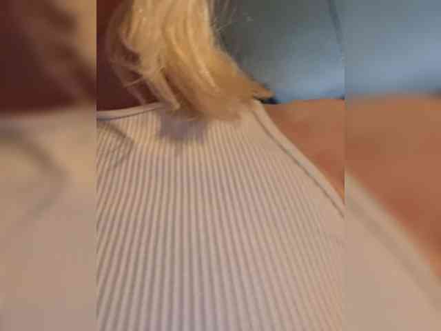 AlinaLoves webcam