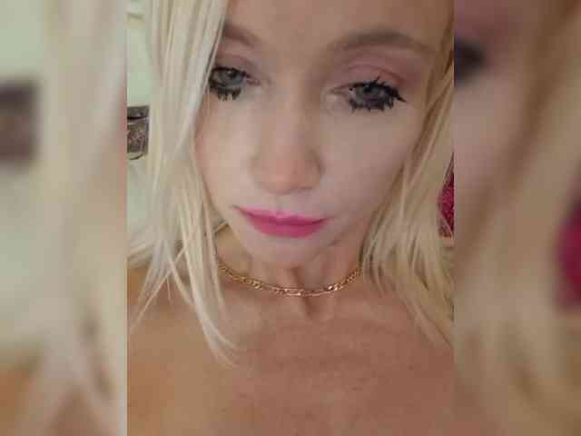 AlinaLoves webcam