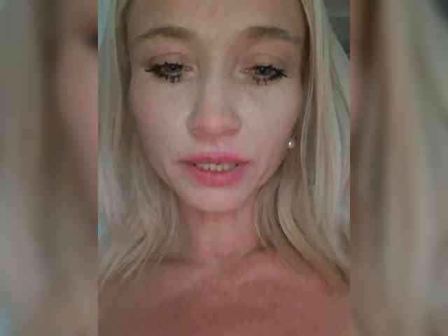 AlinaLoves webcam