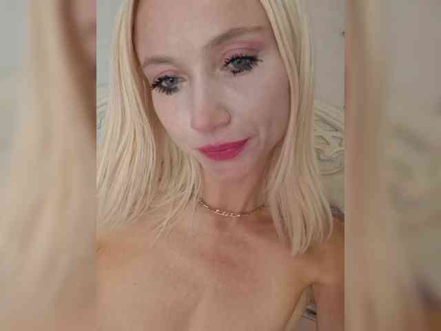 AlinaLoves webcam