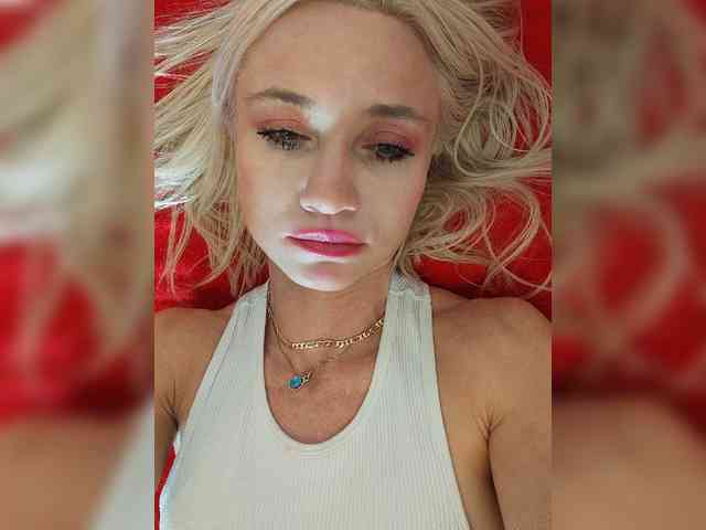 AlinaLoves webcam