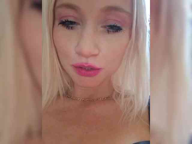 AlinaLoves webcam