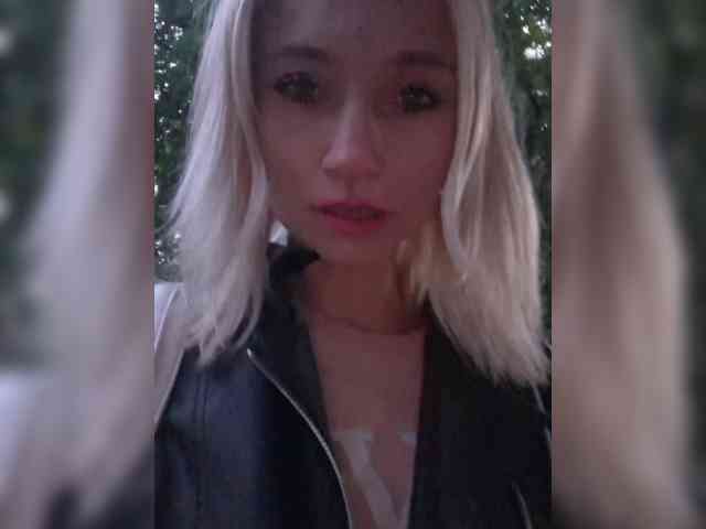 AlinaLoves webcam