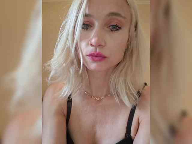 AlinaLoves webcam