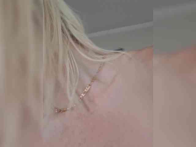 AlinaLoves webcam