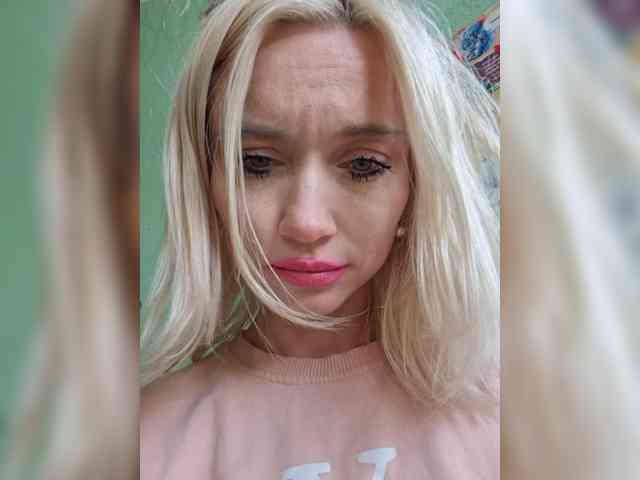 AlinaLoves webcam