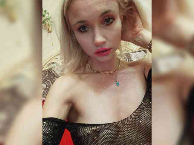 AlinaLoves webcam