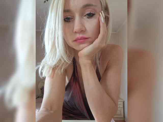 AlinaLoves webcam