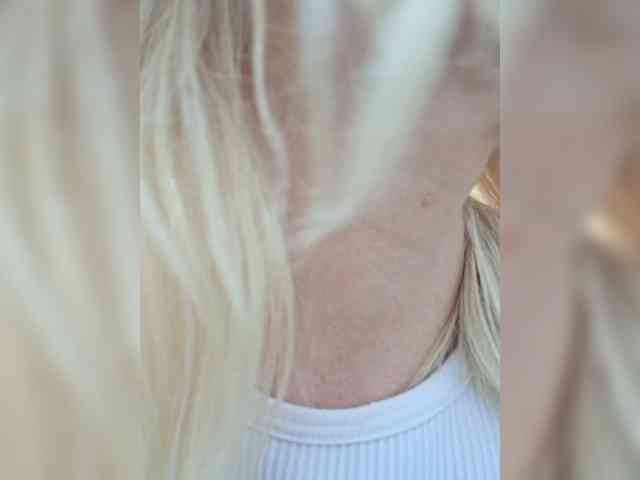 AlinaLoves webcam