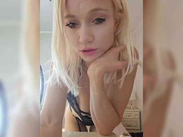 AlinaLoves webcam
