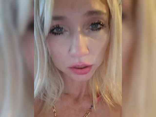 AlinaLoves webcam
