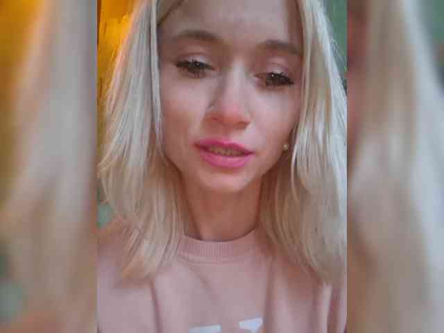 AlinaLoves webcam