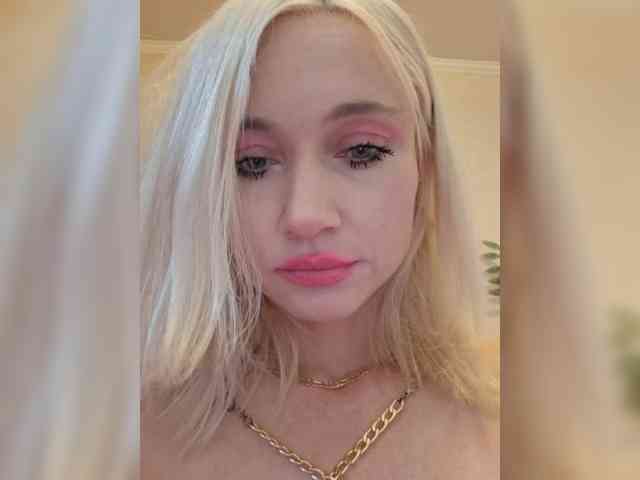AlinaLoves webcam