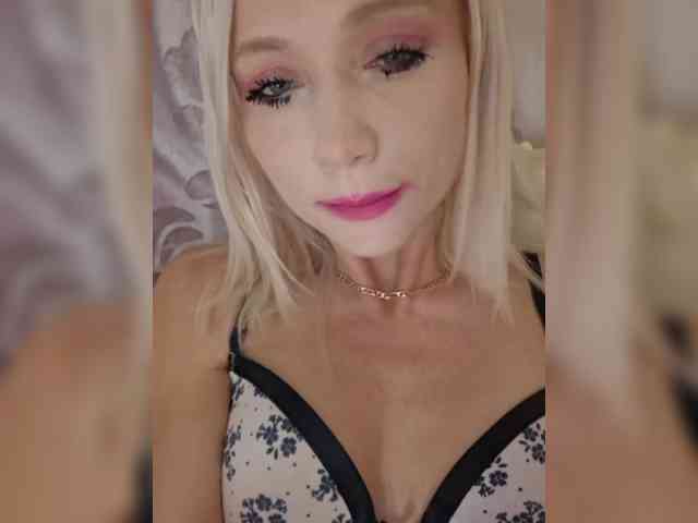 AlinaLoves webcam