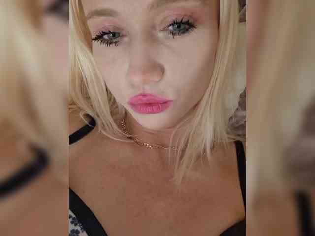 AlinaLoves webcam