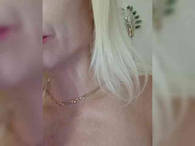 AlinaLoves webcam