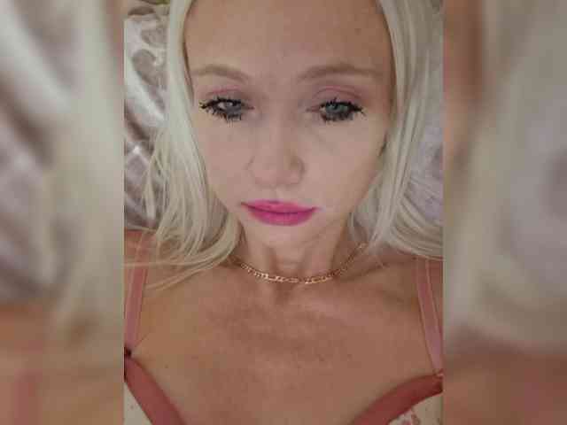 AlinaLoves webcam