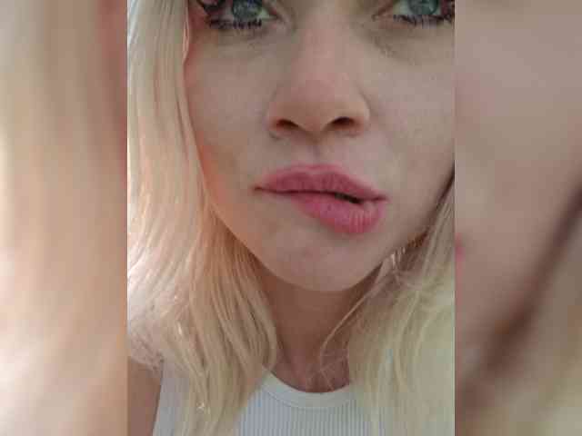 AlinaLoves webcam