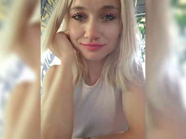 AlinaLoves webcam