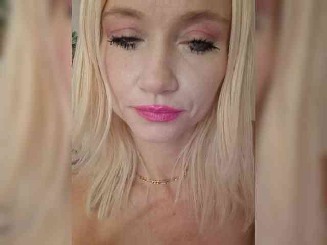 AlinaLoves webcam
