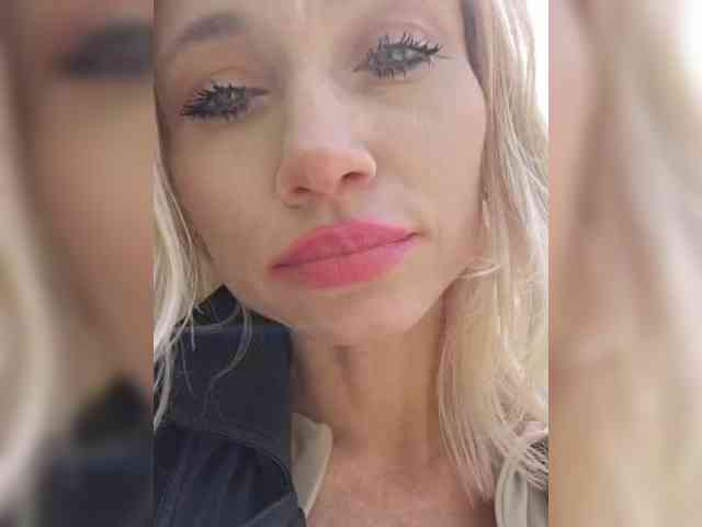 AlinaLoves webcam