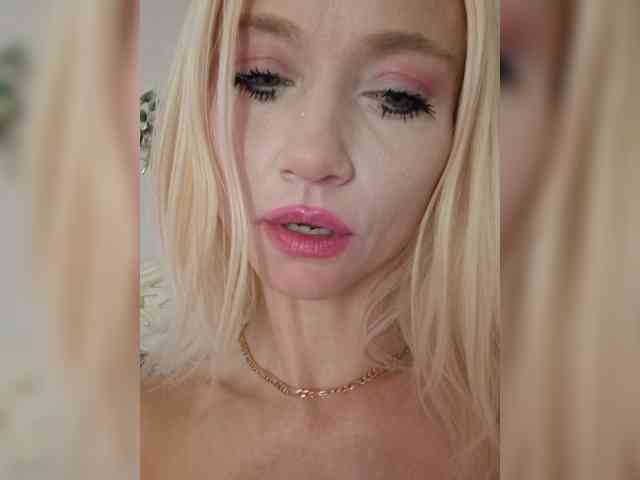 AlinaLoves webcam